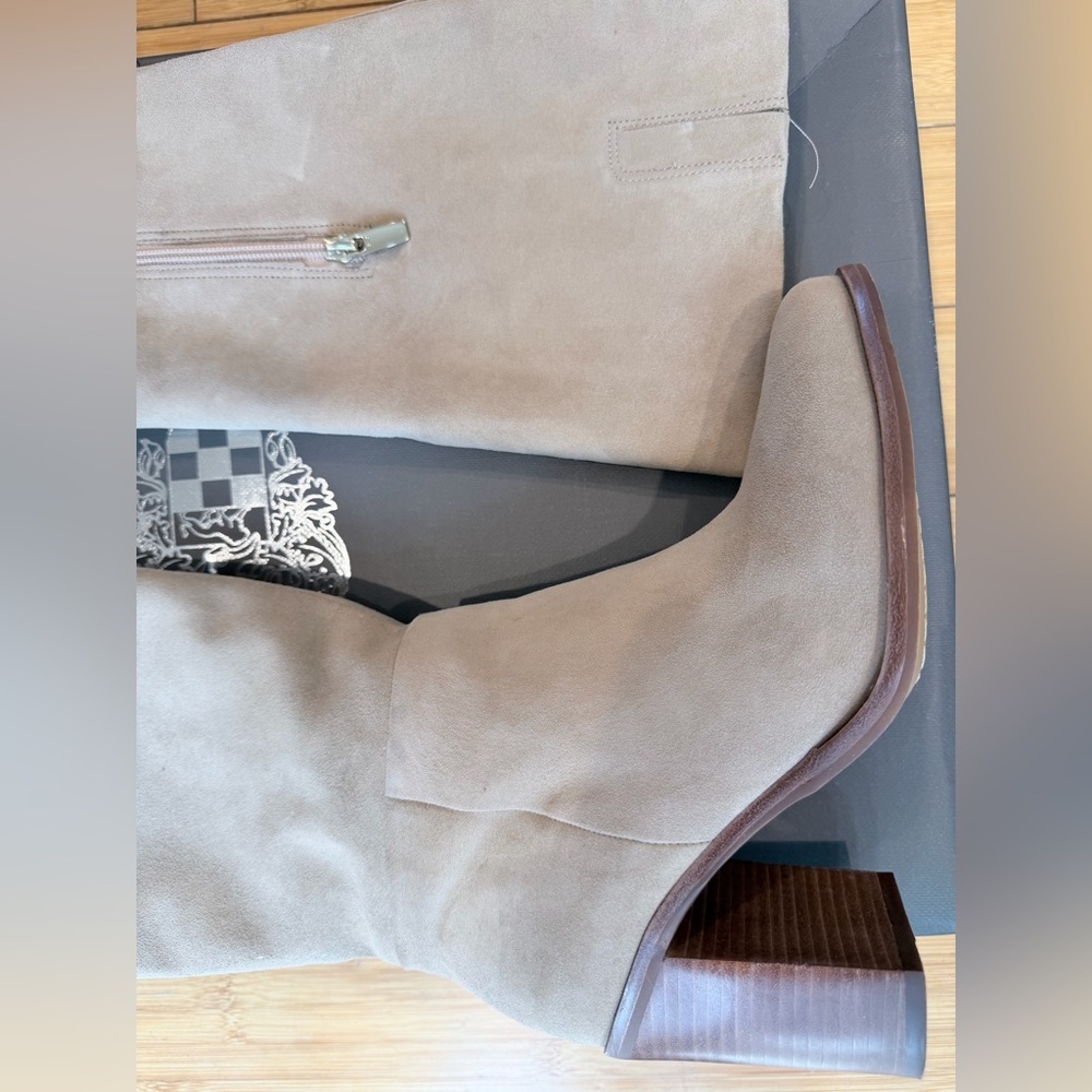 Vince Camuto VC-Parnela High Suede Knee High Boot Size 8.5 Color Tortilla - Picture 9 of 15